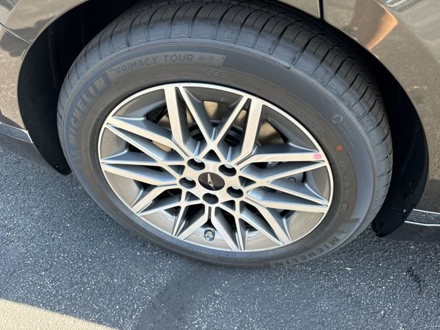 Used 2025 Genesis G80 2.5T image 15