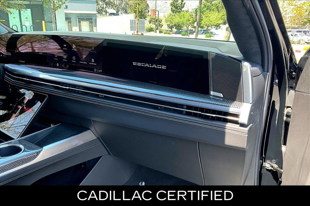 Used 2026 Cadillac Escalade ESV V AWD/4WD image 17