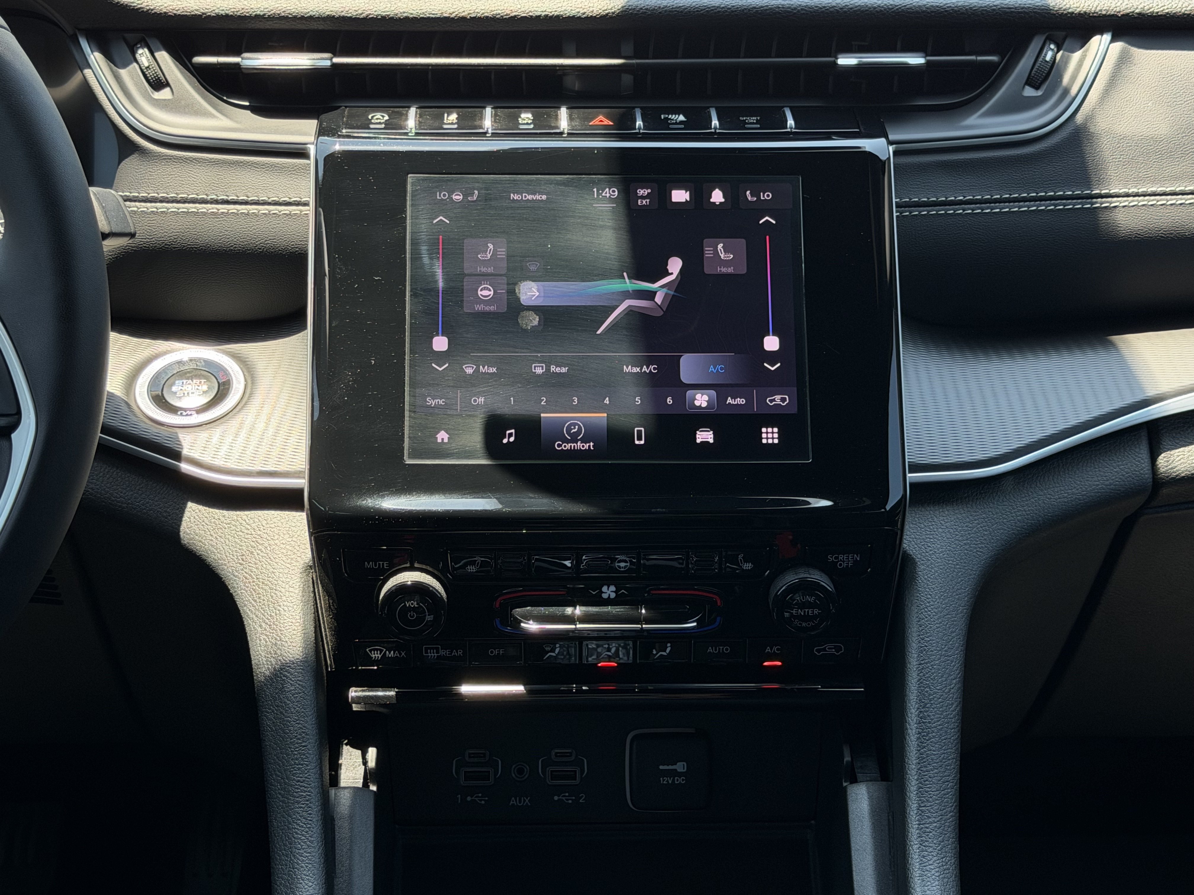Used 2025 Jeep Grand Cherokee Altitude RWD image 21