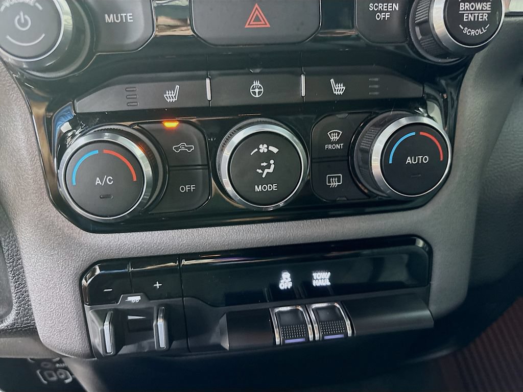 Used 2024 RAM 1500 Big Horn AWD/4WD image 17