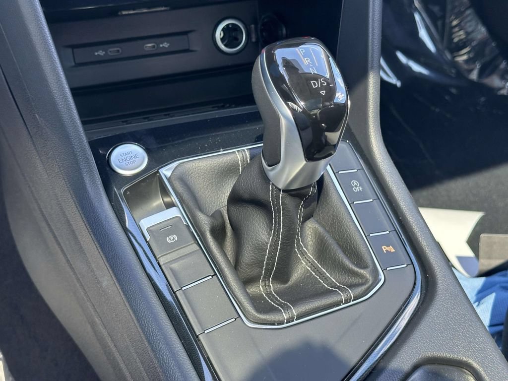 New 2026 Volkswagen Taos SE FWD image 23