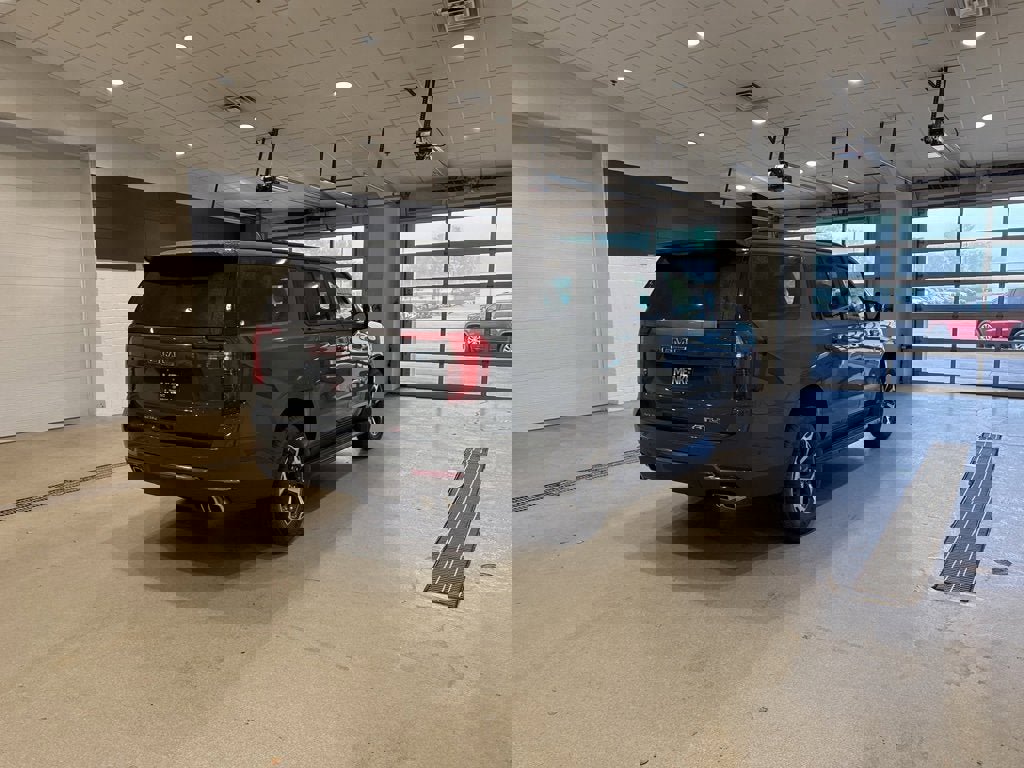 New 2026 GMC Yukon XL AT4 w/ LPO, Floor Liner Package image 6