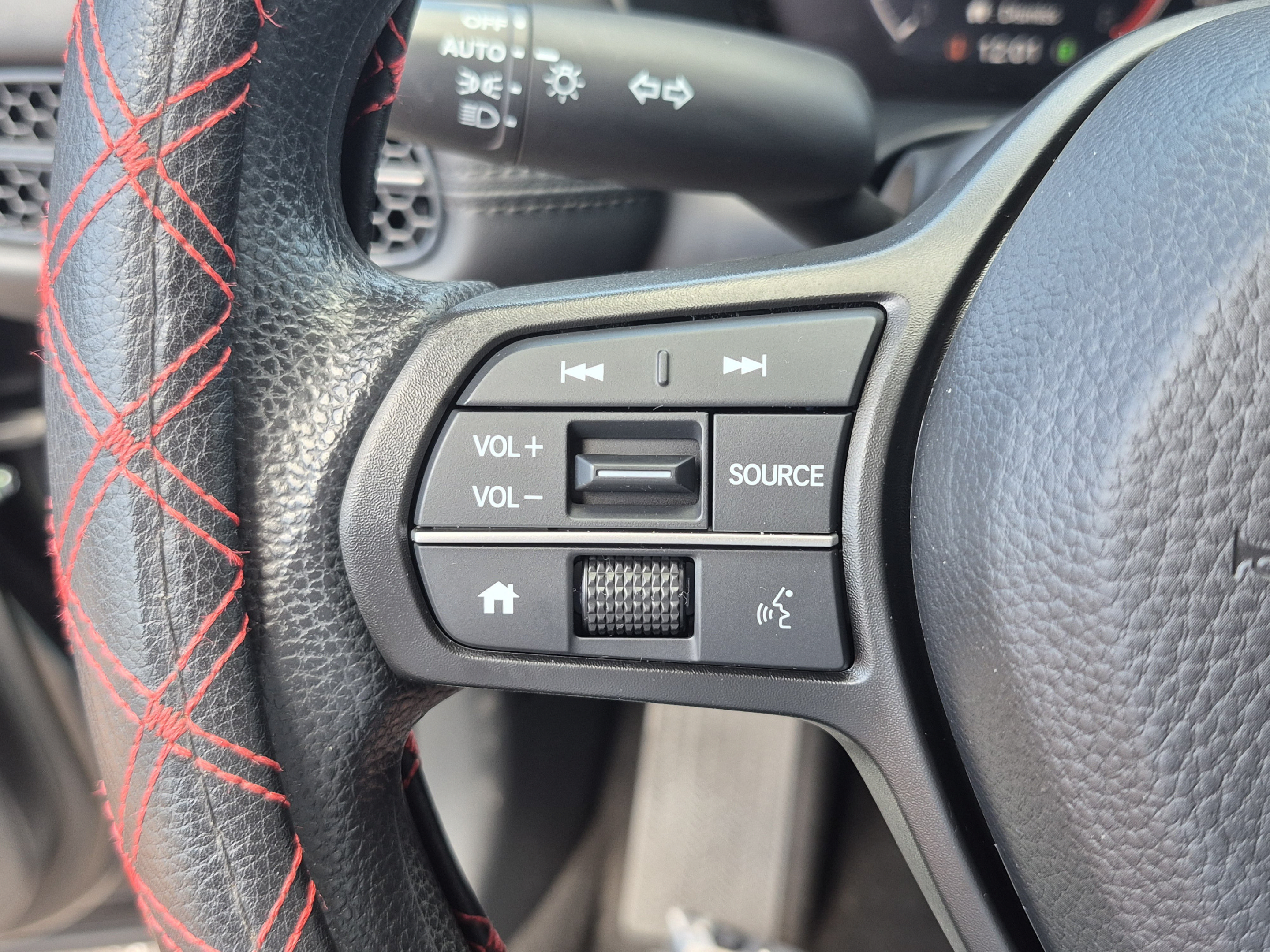 Used 2023 Honda HR-V LX image 27