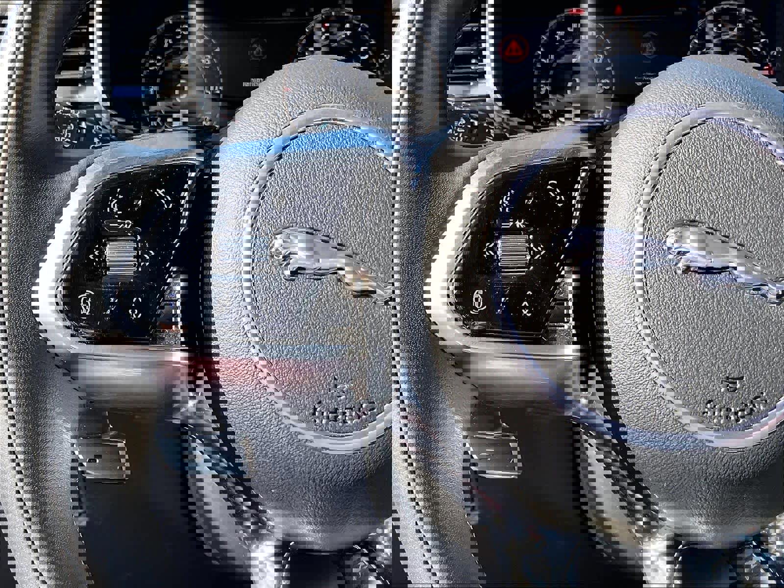 Used 2025 Jaguar F-PACE R-Dynamic S image 19