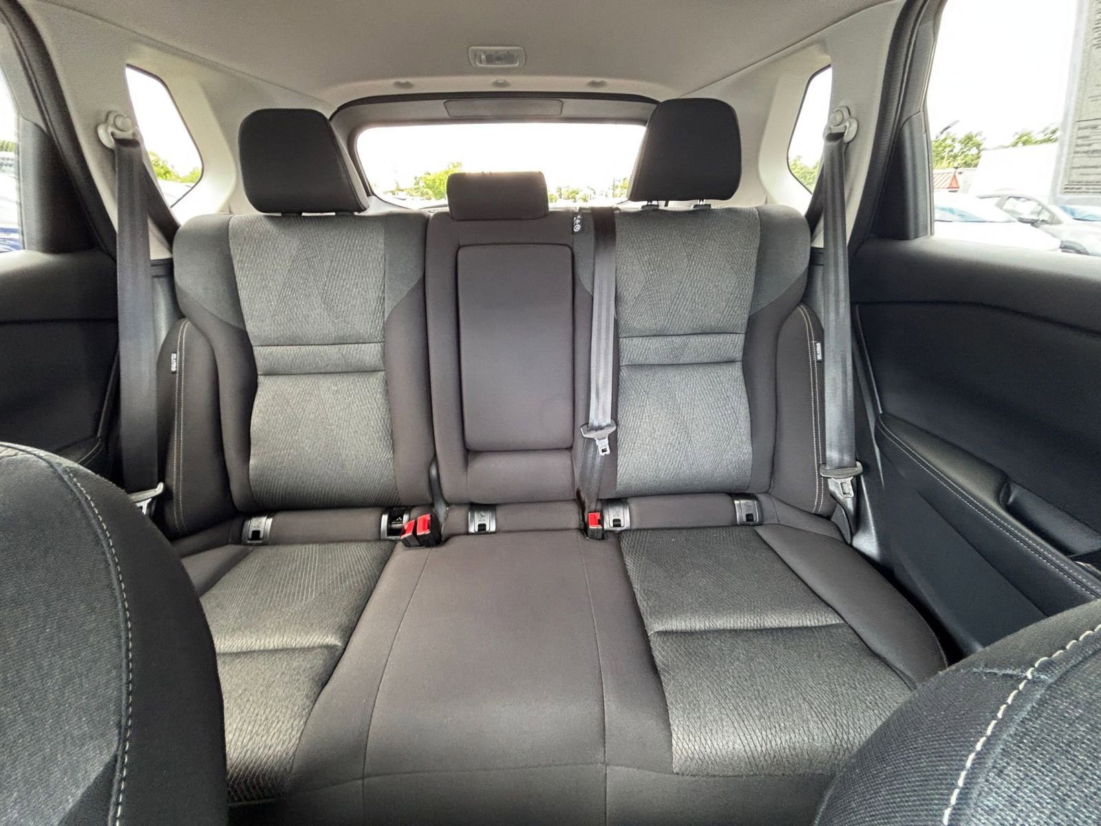 Used 2025 Nissan Rogue SV FWD image 40