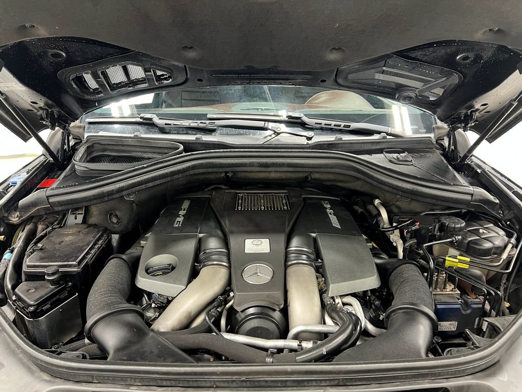 Used 2016 Mercedes-Benz GL 63 AMG 4MATIC image 29
