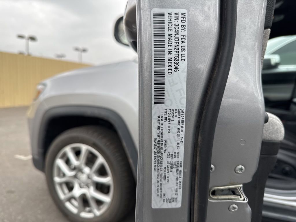 Used 2023 Jeep Compass Latitude image 14