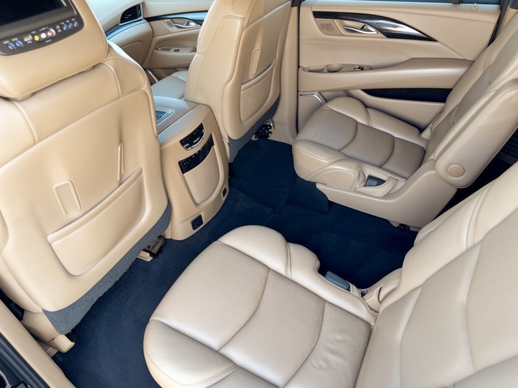 Used 2018 Cadillac Escalade ESV Platinum AWD/4WD image 25