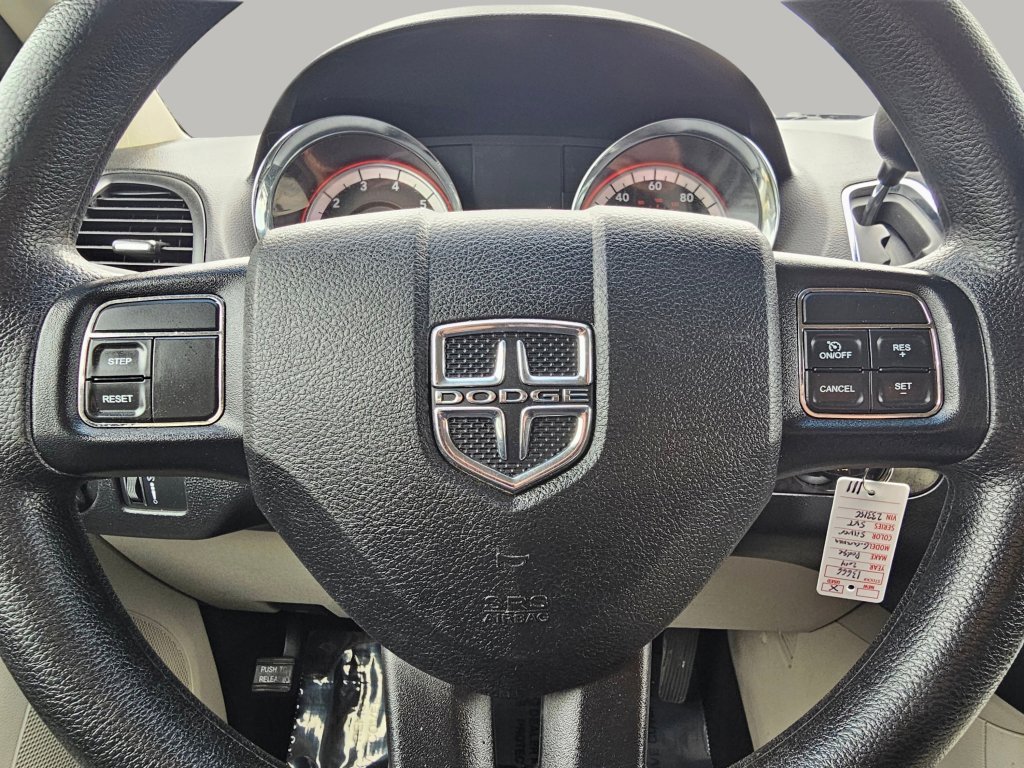 Used 2014 Dodge Grand Caravan SXT FWD image 3