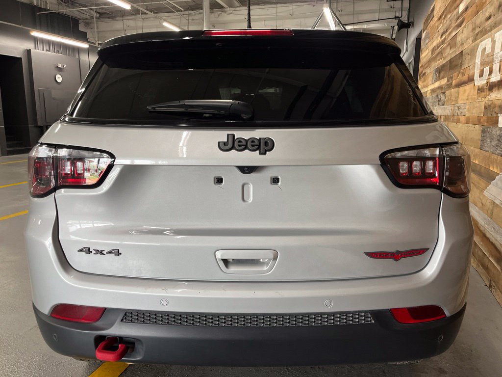 Used 2025 Jeep Compass Trailhawk AWD/4WD image 19