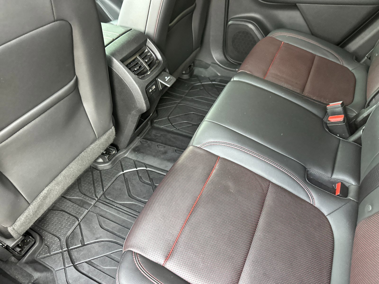 Used 2020 Chevrolet Blazer RS w/ LPO, Floor Liner Package image 12