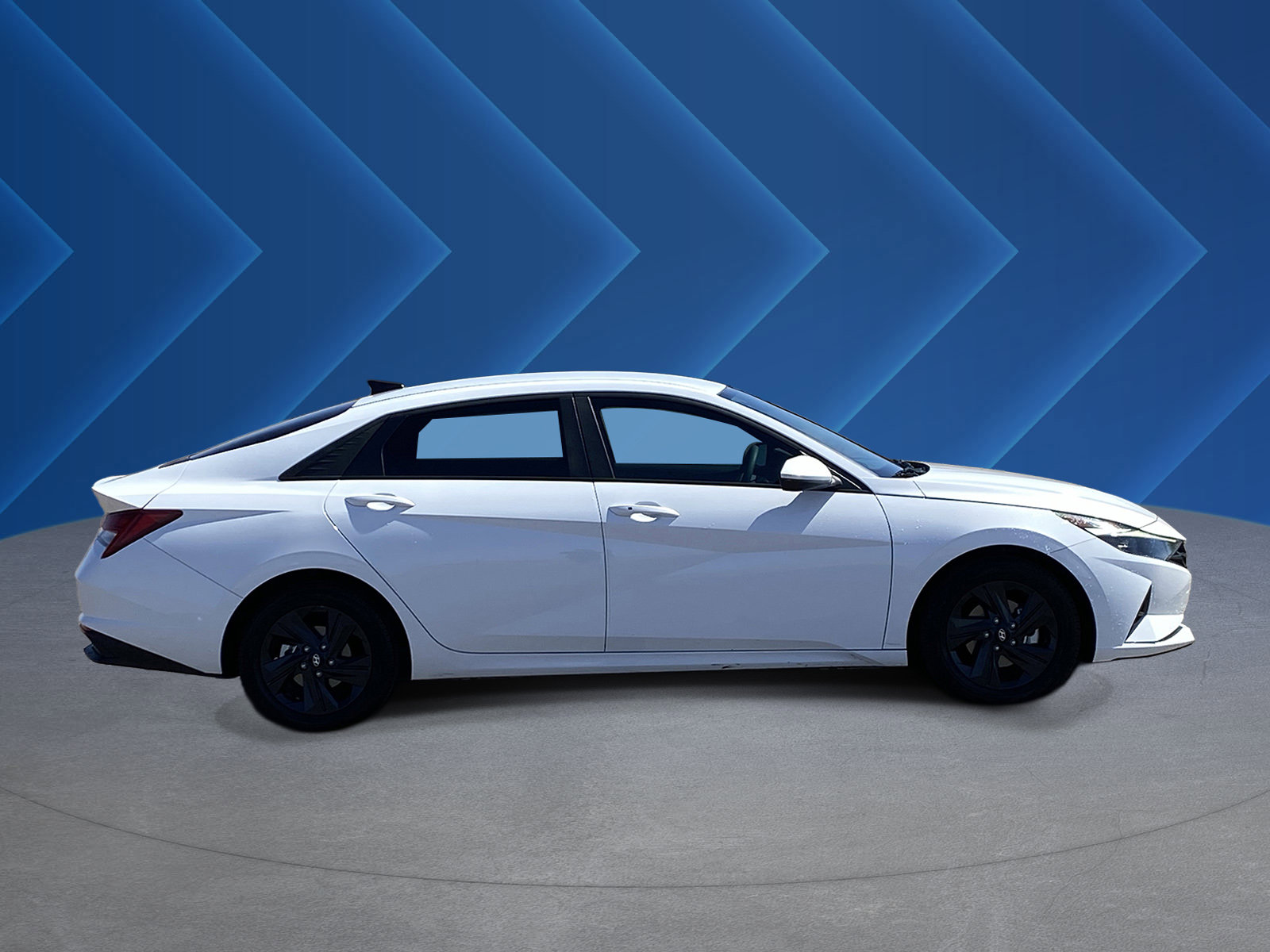 Used 2022 Hyundai Elantra Blue w/ Cargo Package FWD video 2