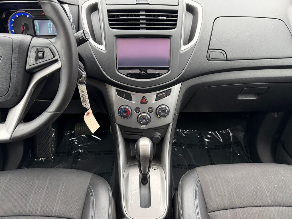 Used 2015 Chevrolet Trax LT w/ LT Sun and Sound Package AWD/4WD image 12