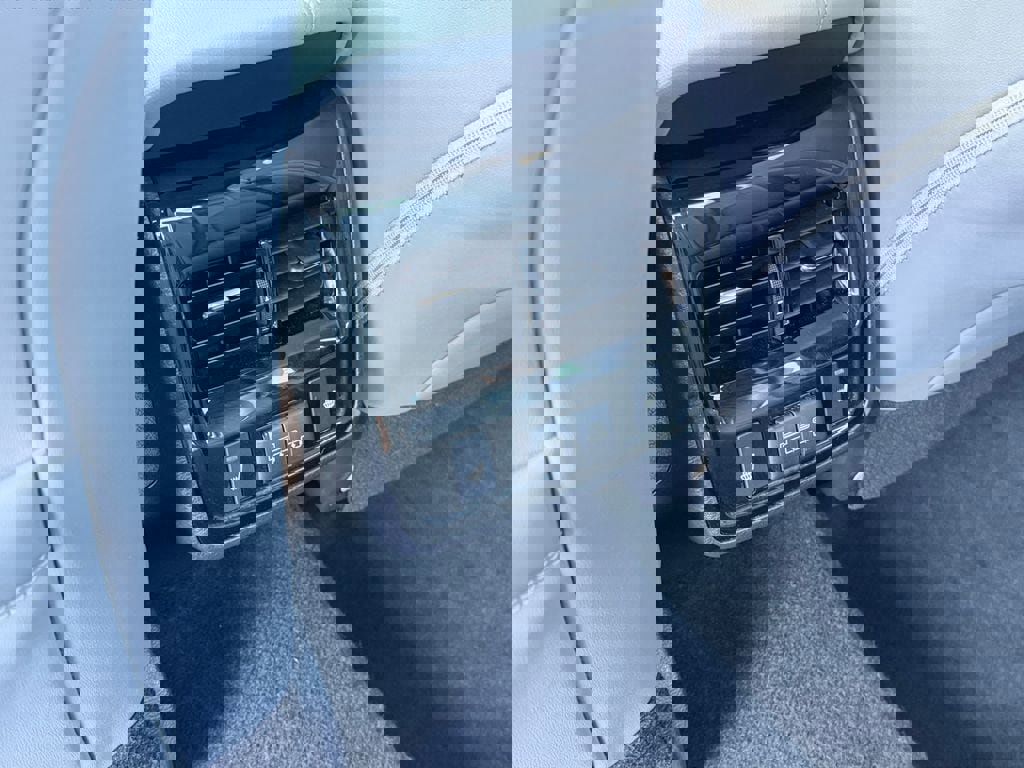 Certified 2022 Toyota Avalon Limited w/ Advanced Safety Package image 29