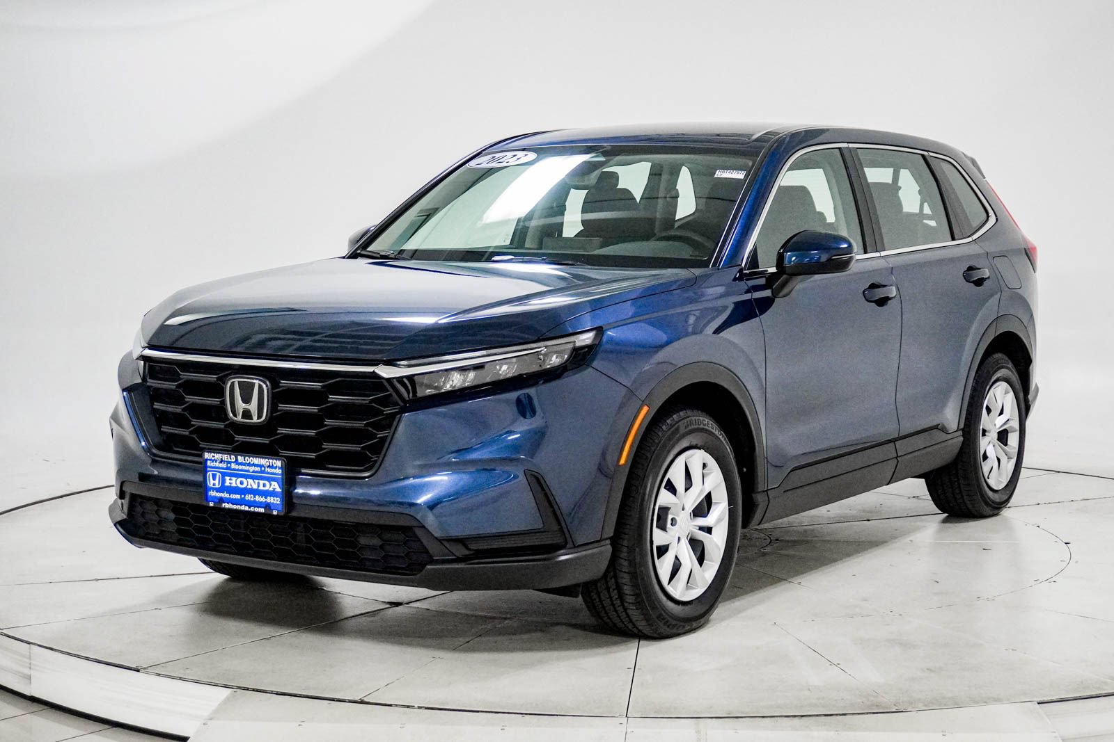 Used 2023 Honda CR-V LX image 3