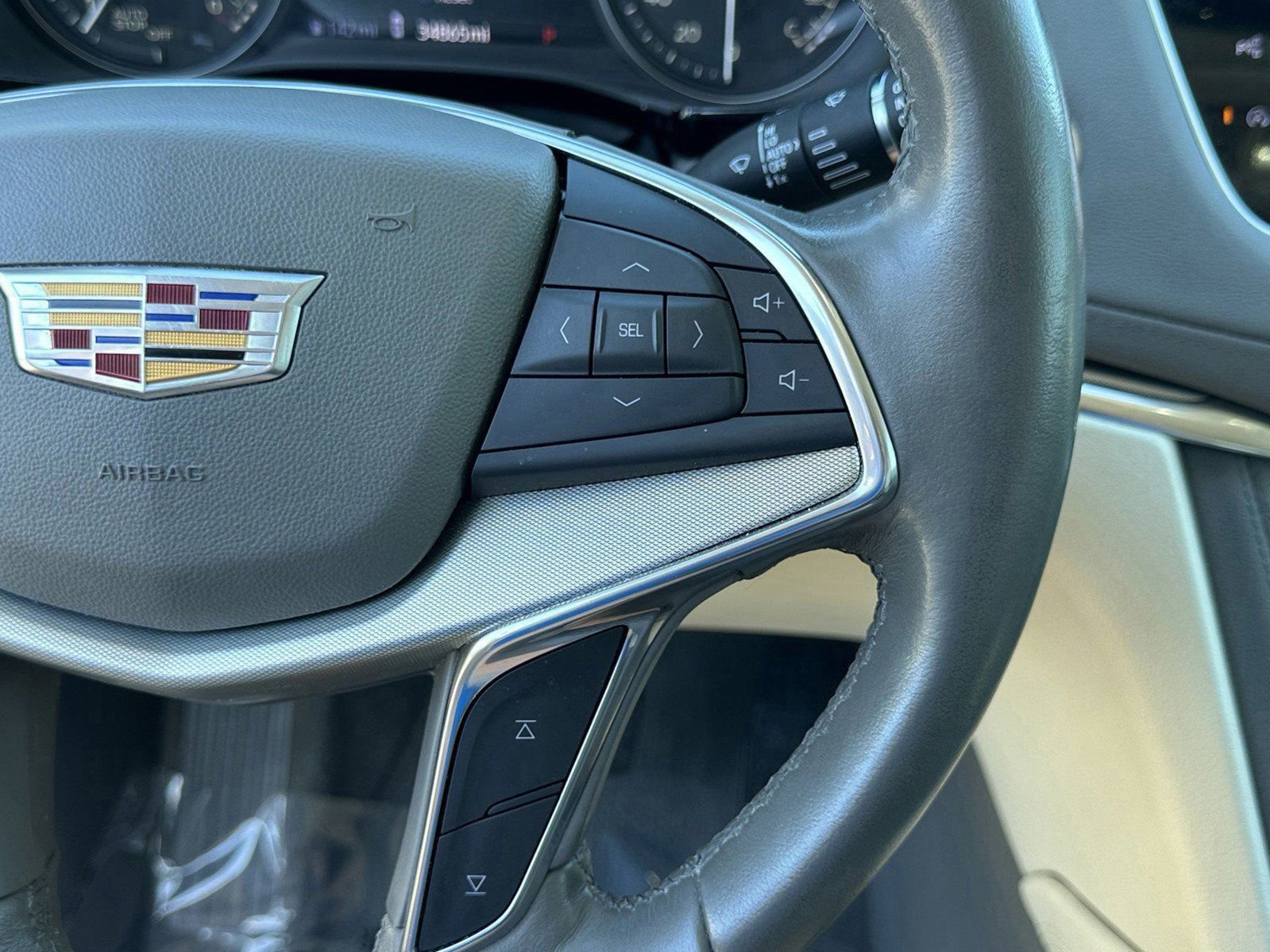 Used 2021 Cadillac XT5 Premium Luxury image 39