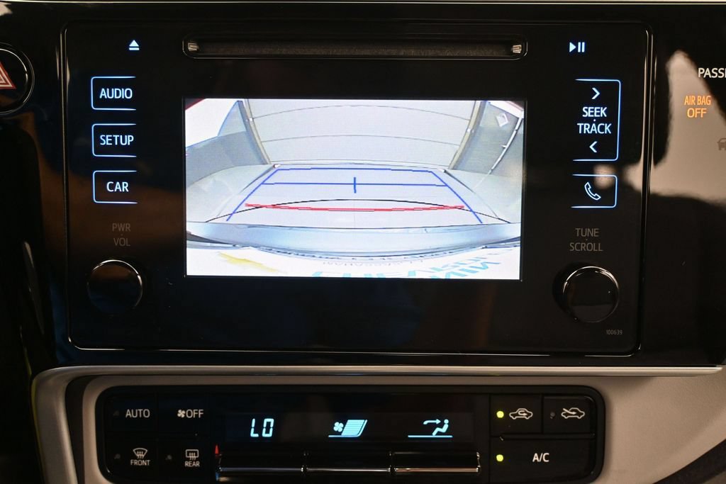 Used 2017 Toyota Corolla LE FWD image 19