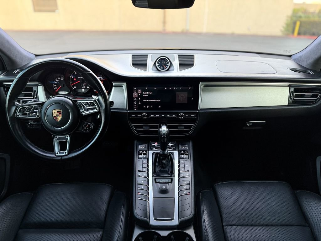 Used 2020 Porsche Macan Turbo AWD/4WD image 28