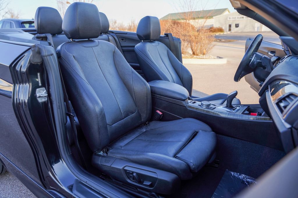 Used 2015 BMW M235i Convertible image 28