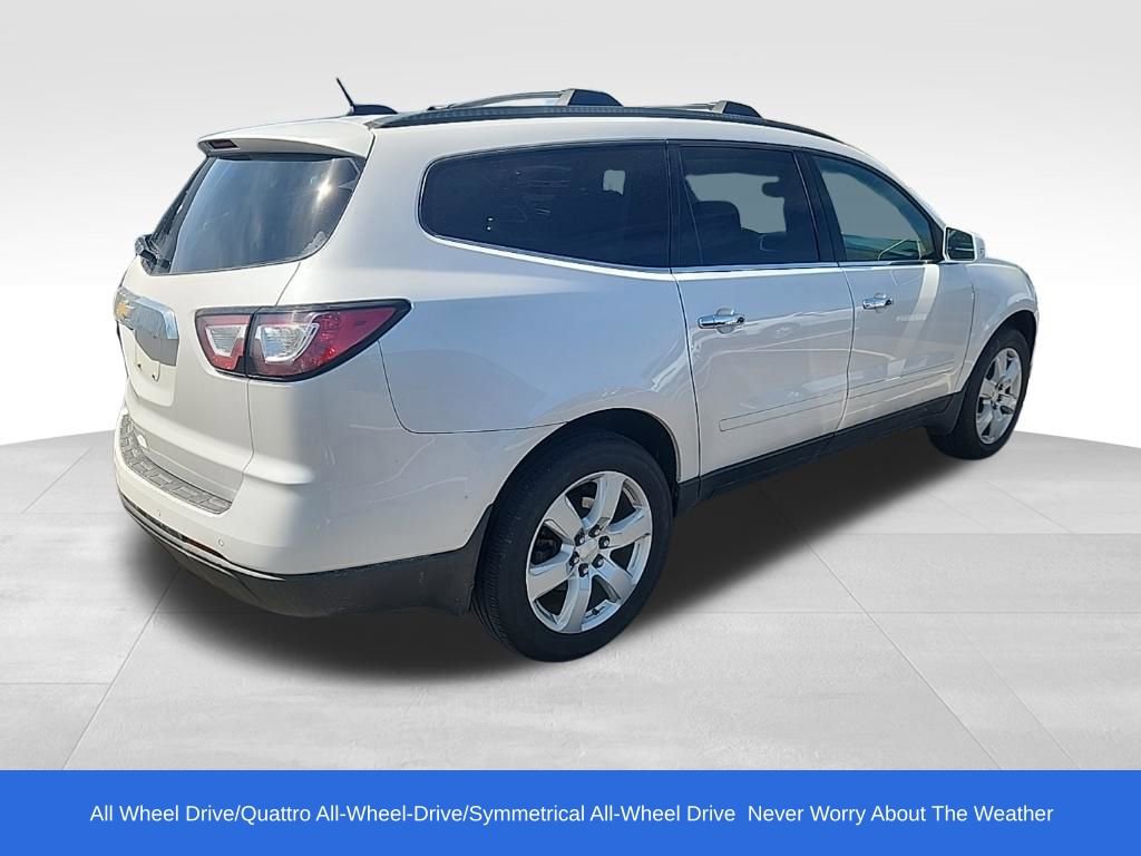 Used 2016 Chevrolet Traverse LT w/ Style and Technology Package image 3