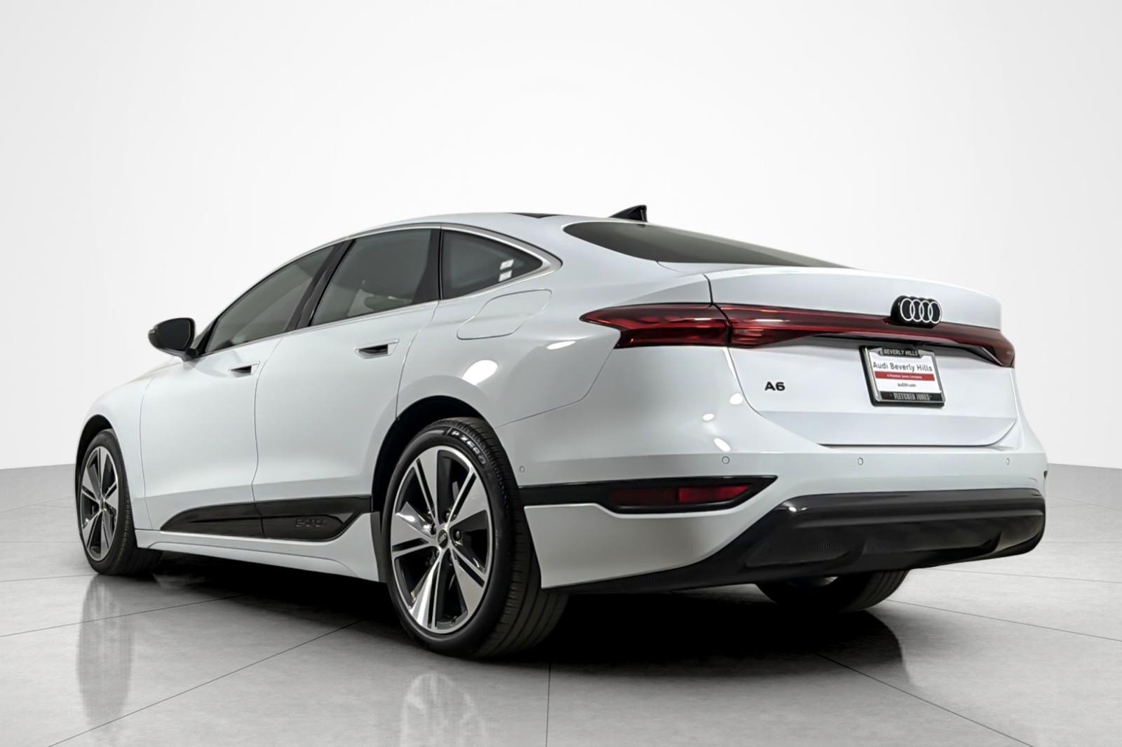 Used 2025 Audi A6 e-tron Premium RWD image 3