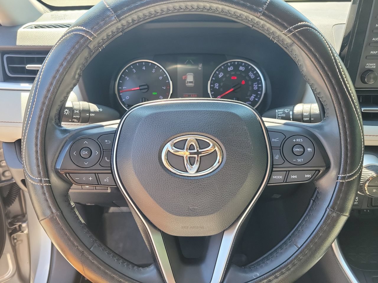 Used 2019 Toyota RAV4 XLE Premium w/ Cold Weather Package FWD image 20