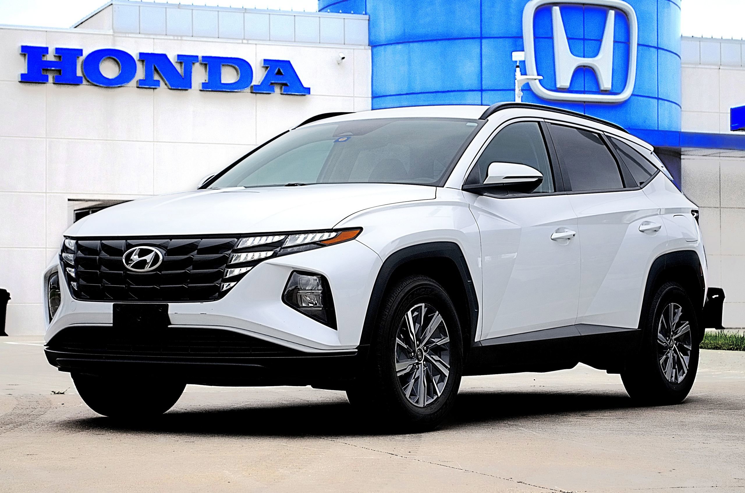 Used 2022 Hyundai Tucson Blue AWD/4WD image 1