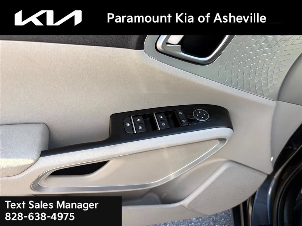 Used 2020 Kia Soul LX FWD image 21