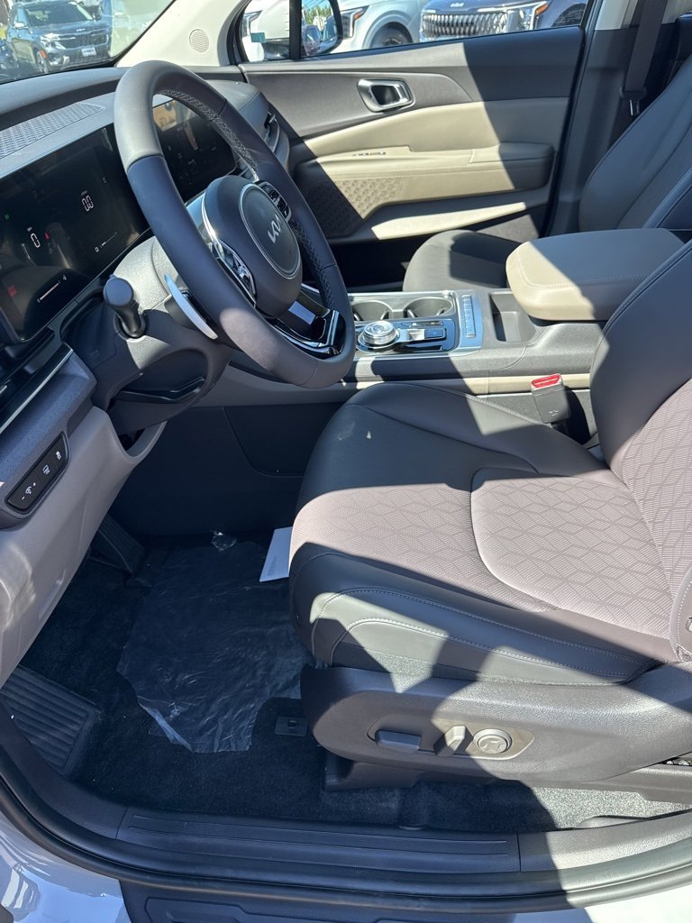 New 2026 Kia Carnival EX image 9