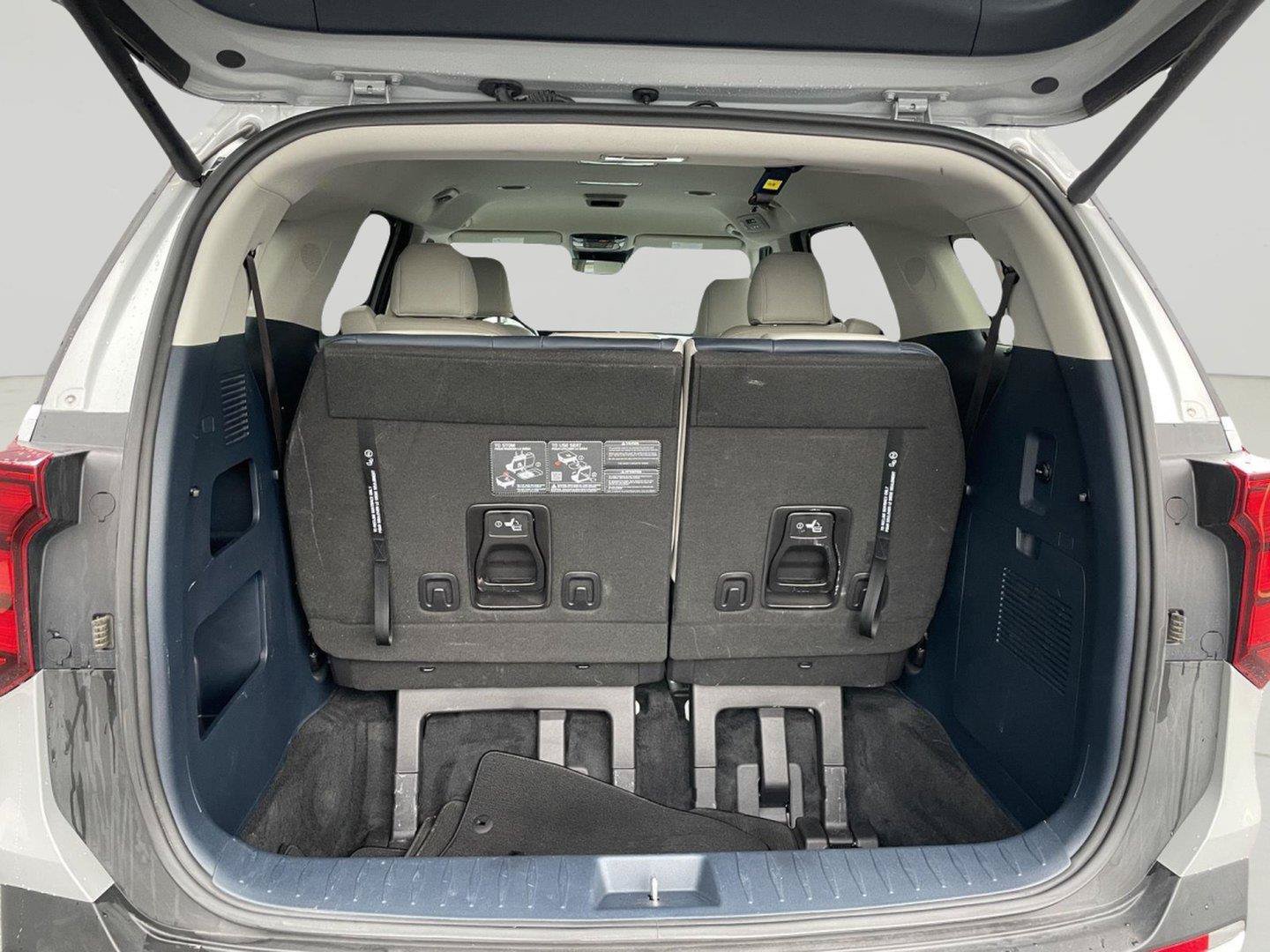 Used 2025 Kia Carnival EX FWD image 11