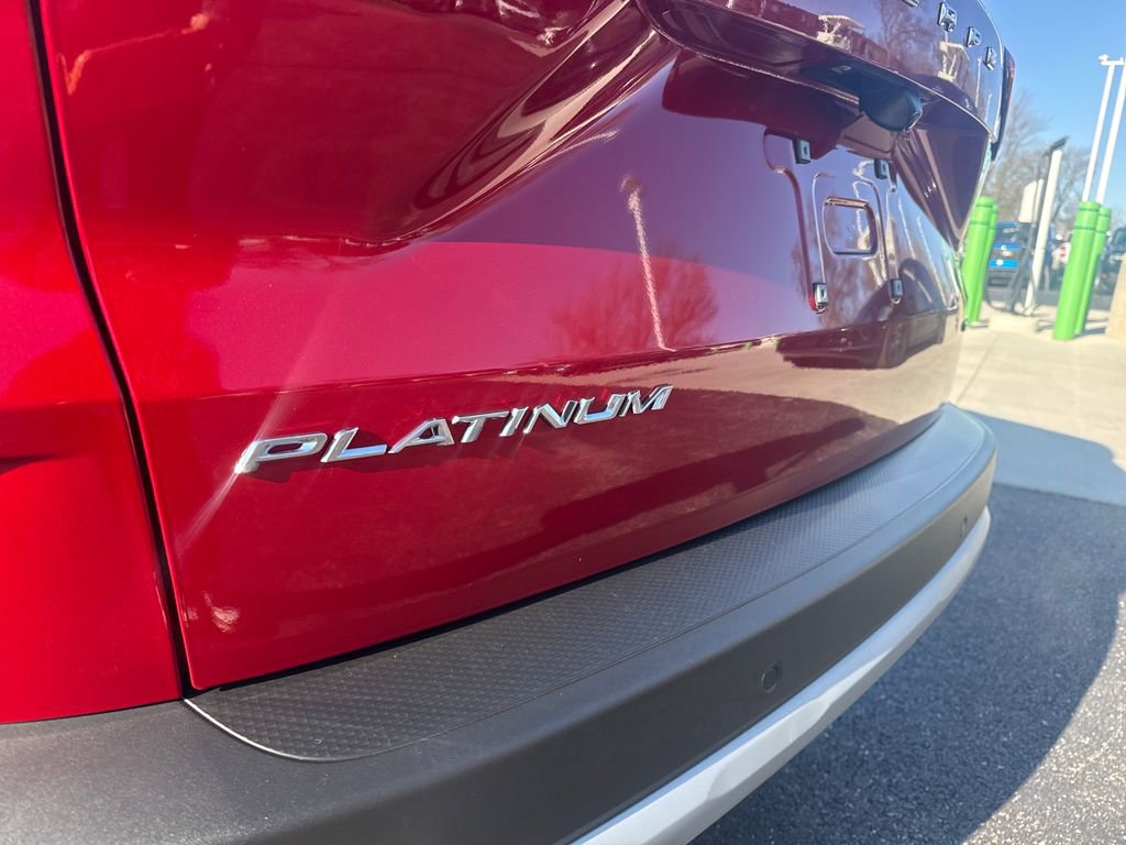 Used 2024 Ford Escape Platinum image 11