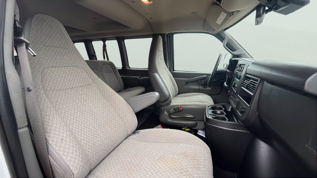 Used 2025 Chevrolet Express 3500 LT w/ LT Preferred Equipment Group RWD image 22