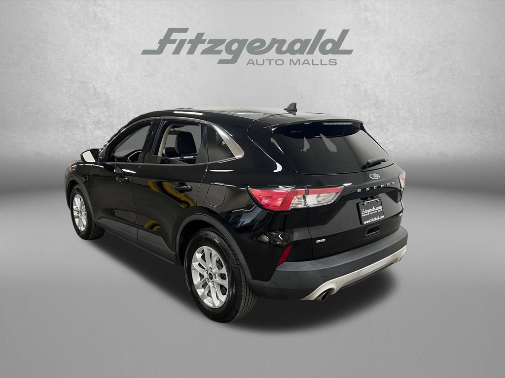 Used 2020 Ford Escape SE FWD image 3
