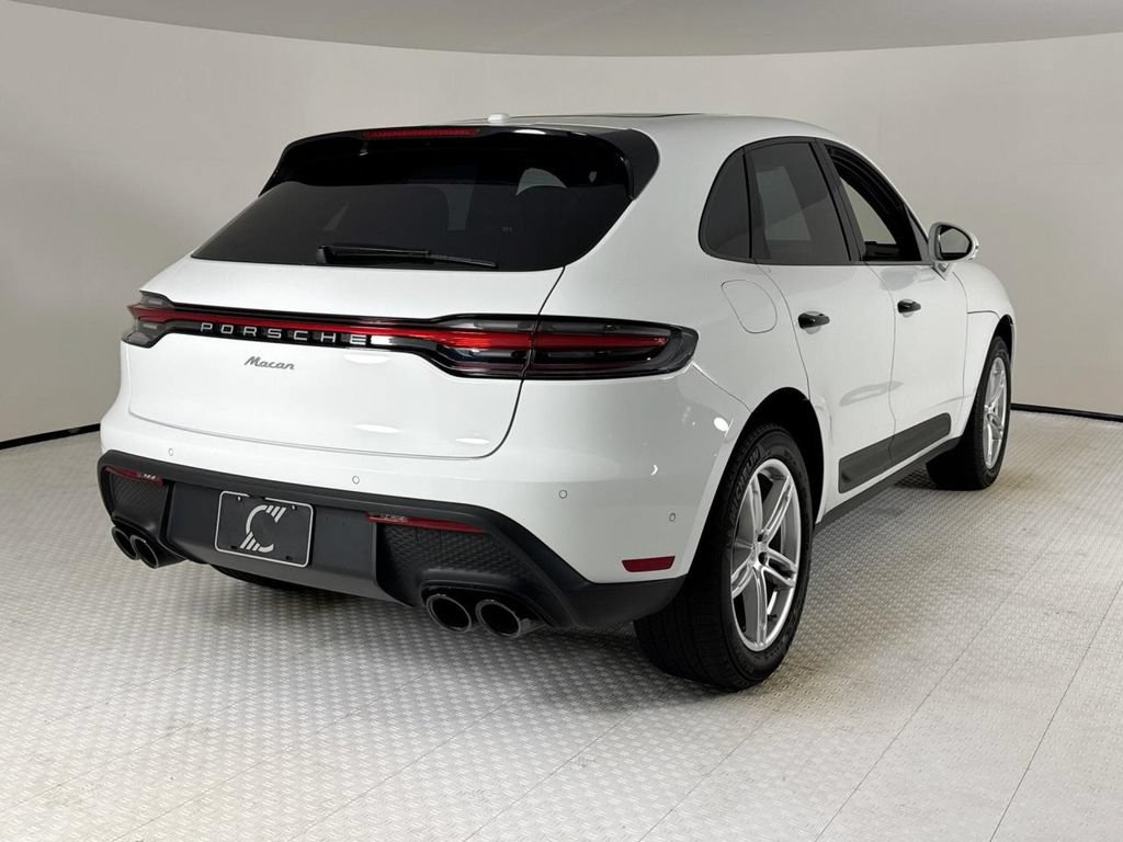 Certified 2024 Porsche Macan AWD/4WD image 7