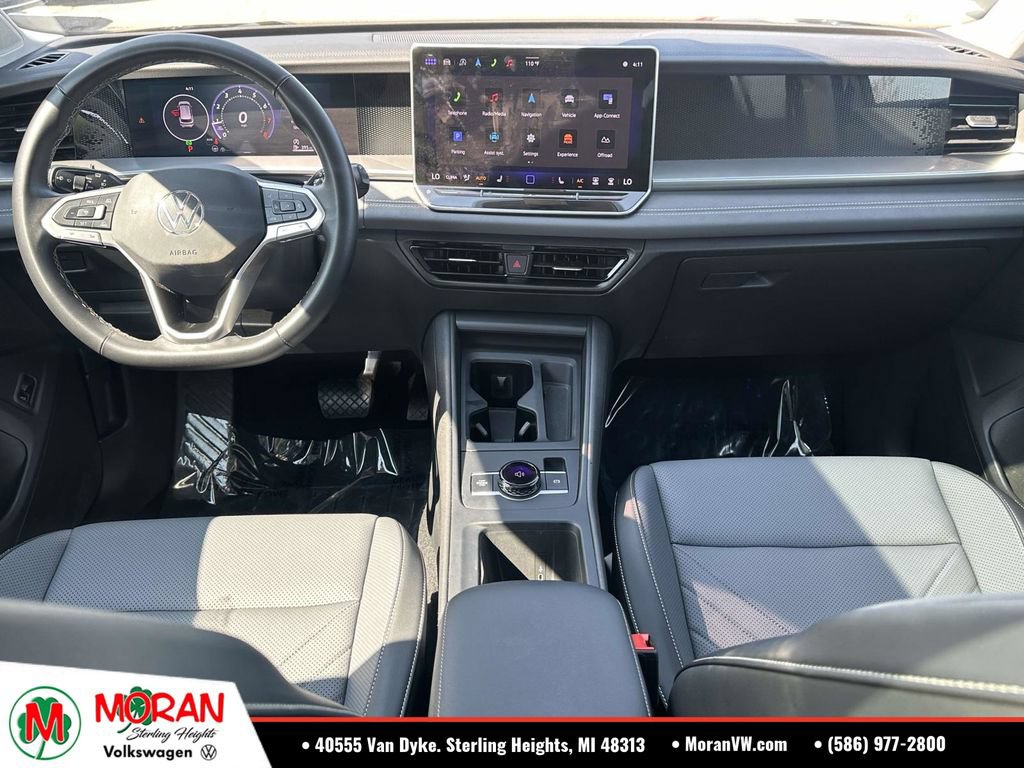 Certified 2025 Volkswagen Tiguan SE w/ Panoramic Sunroof Package AWD/4WD image 14