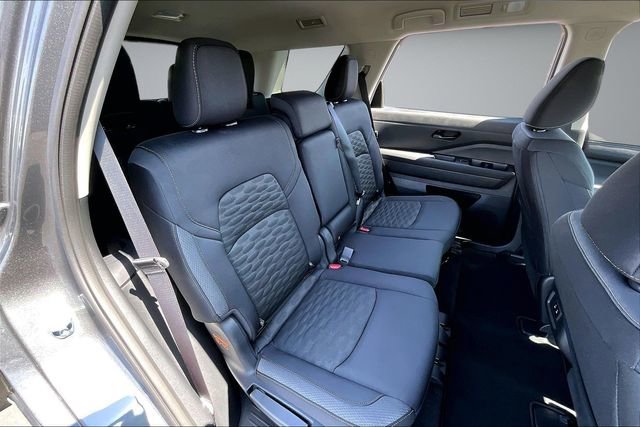New 2026 Nissan Pathfinder SV image 9