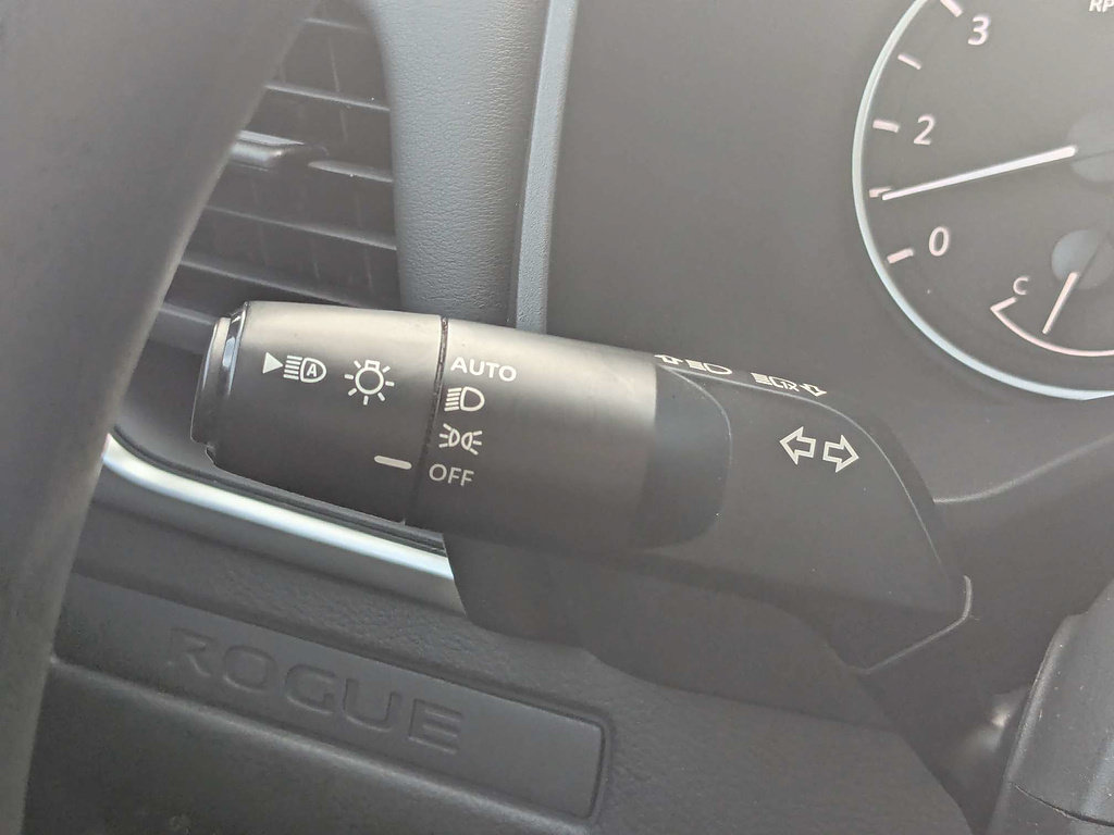Used 2024 Nissan Rogue S AWD/4WD image 26