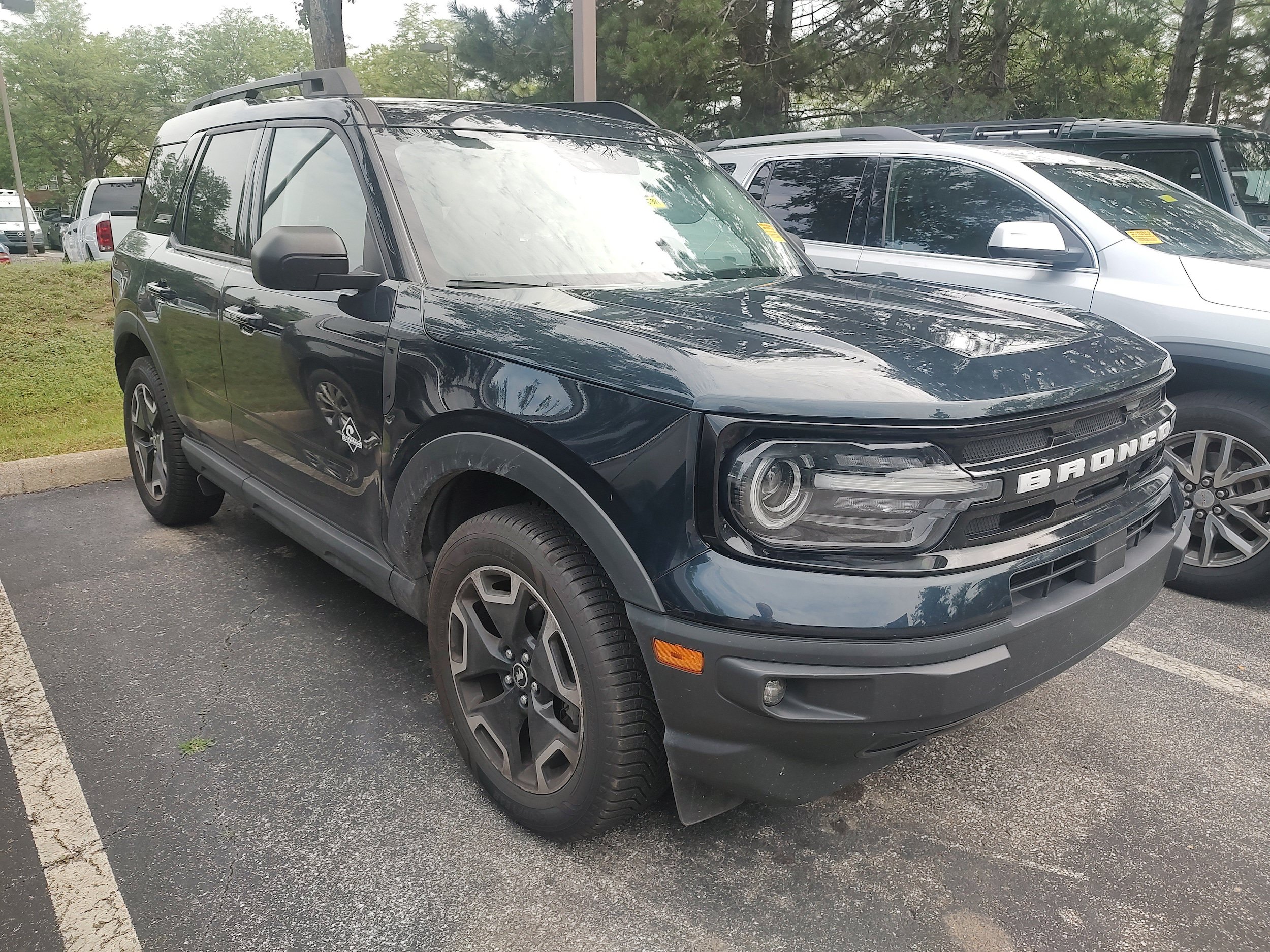 Used 2022 Ford Bronco Sport Outer Banks w/ Tech Package AWD/4WD image 2