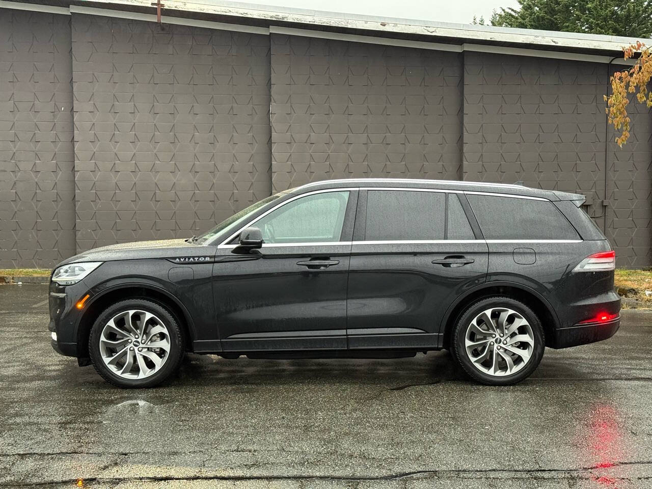 Used 2022 Lincoln Aviator Grand Touring w/ Equipment Group 301A AWD/4WD image 5