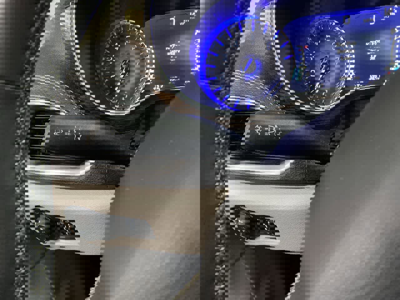 Used 2023 Chrysler Pacifica Limited image 24