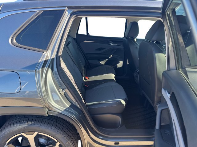 New 2026 Volkswagen Tiguan SE FWD image 13