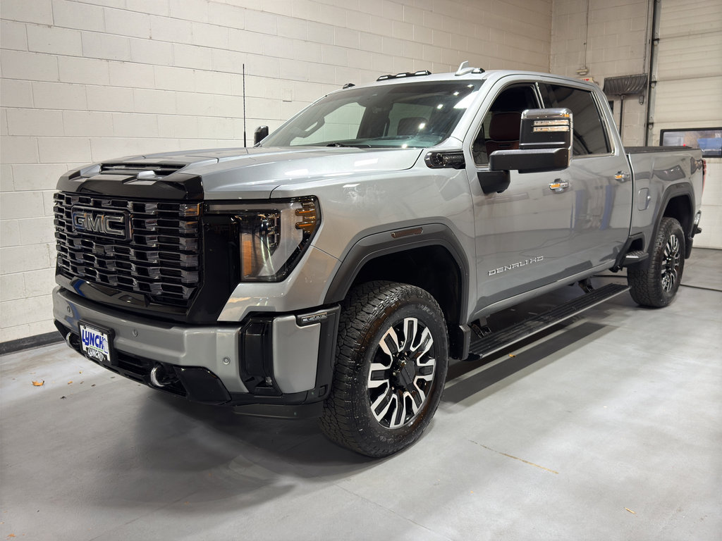 Used 2025 GMC Sierra 3500 Denali Ultimate image 13