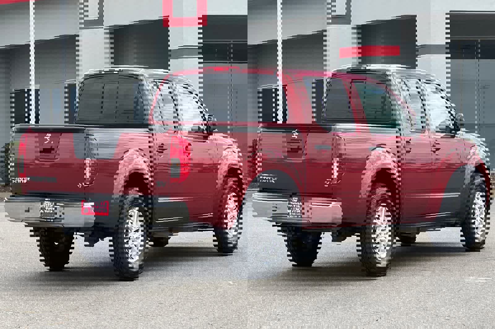 Used 2019 Nissan Frontier SV RWD image 2