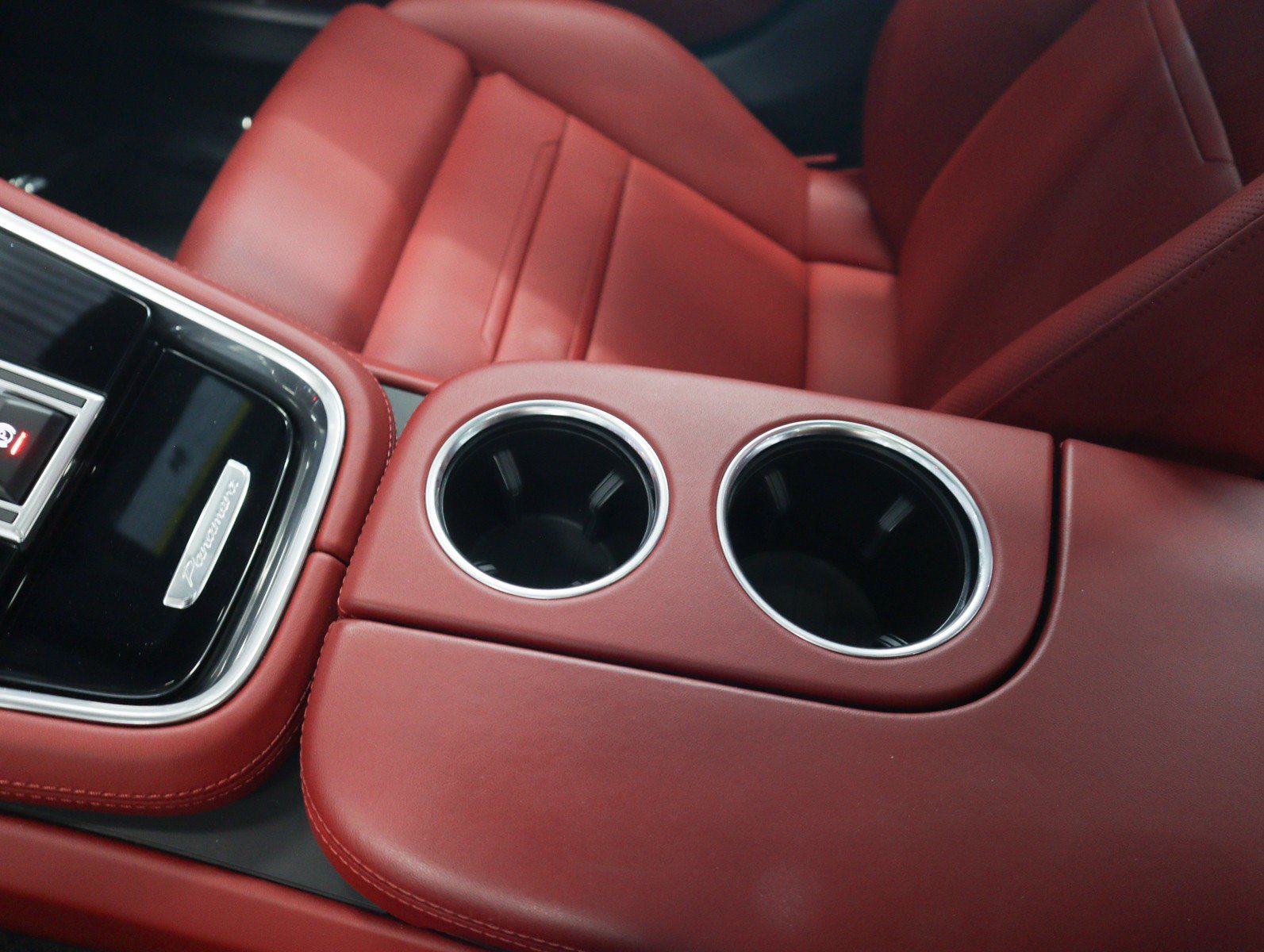 Certified 2023 Porsche Panamera 4S AWD/4WD image 19