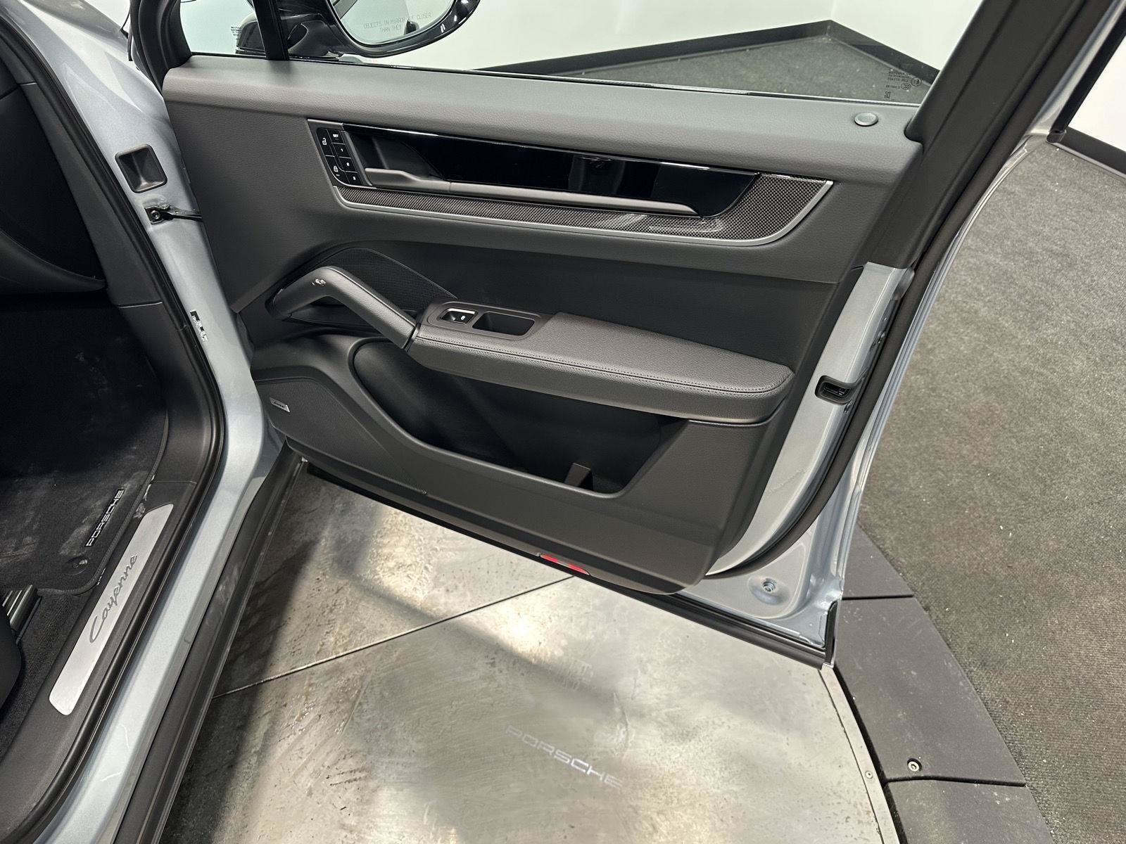 New 2026 Porsche Cayenne Coupe AWD/4WD image 43