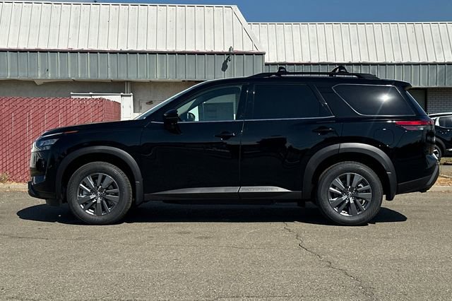 New 2025 Nissan Pathfinder SV image 7