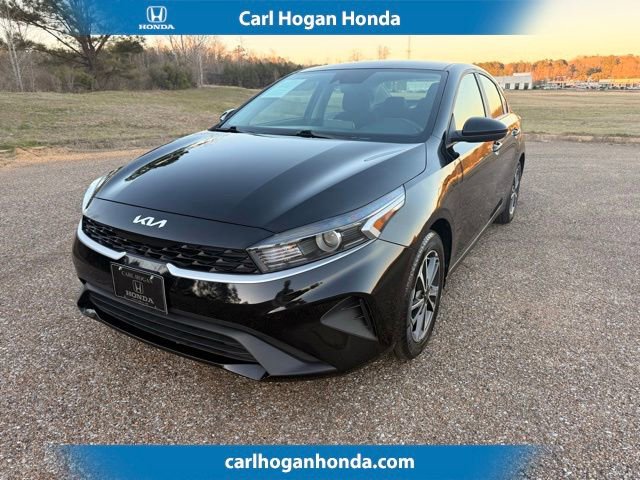 Used 2024 Kia Forte LXS image 1