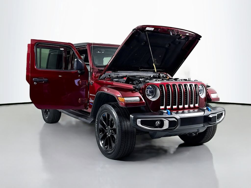 Used 2022 Jeep Wrangler Unlimited Sahara w/ Cold Weather Group image 26