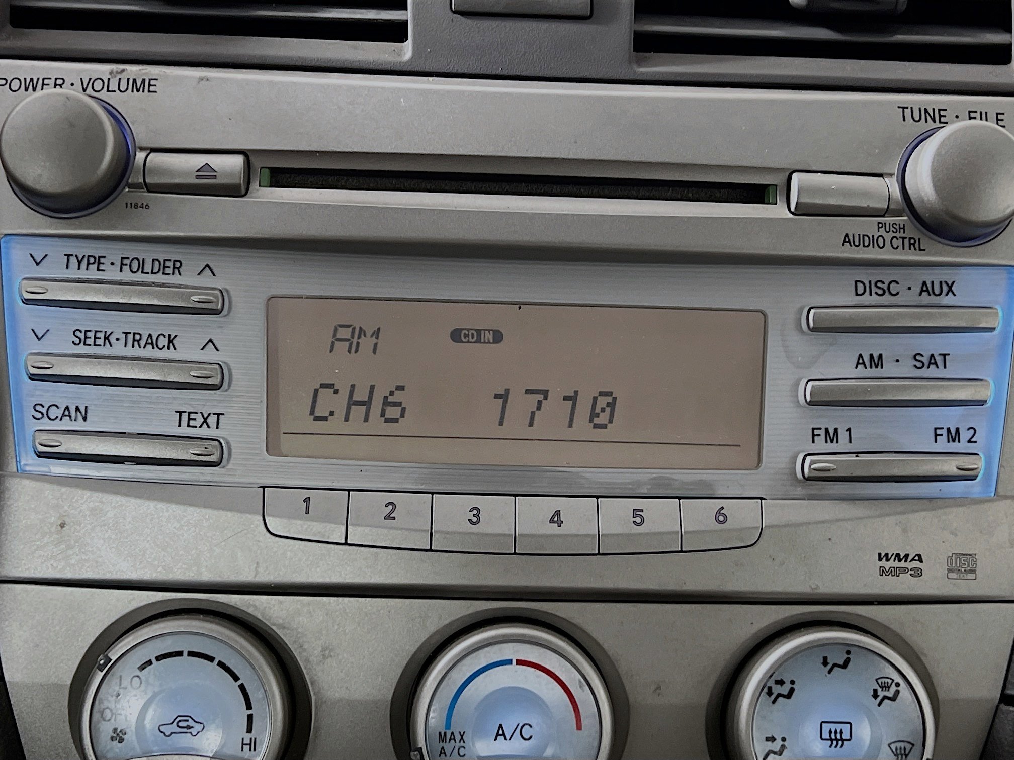 Used 2011 Toyota Camry LE image 26