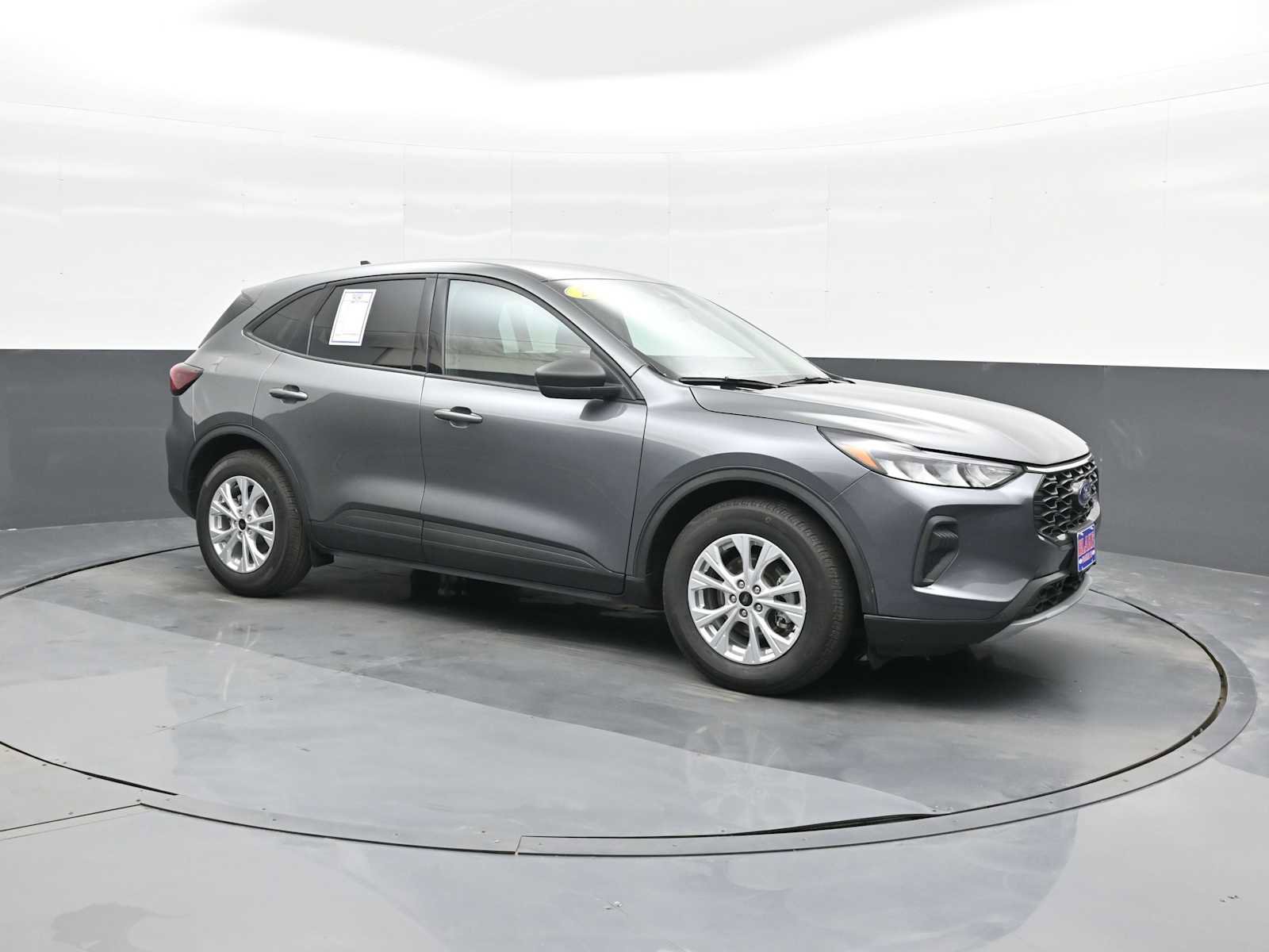 Used 2025 Ford Escape Active image 1